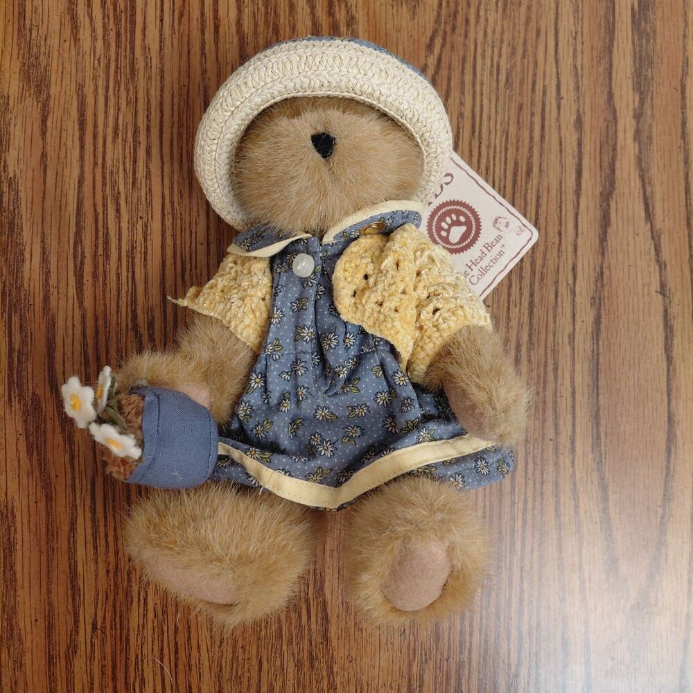 Boyds Bears The Head Bean Collection " Bailey " Plush 9199-20 holding flower pot